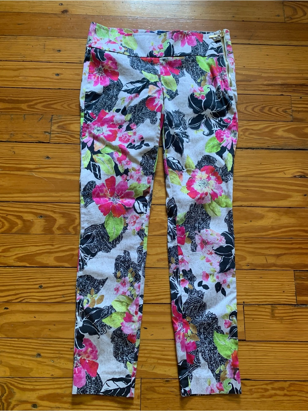 Marciano Guess Floral Straight Leg Pants - Pink, Black, Green Size 4 Like New!